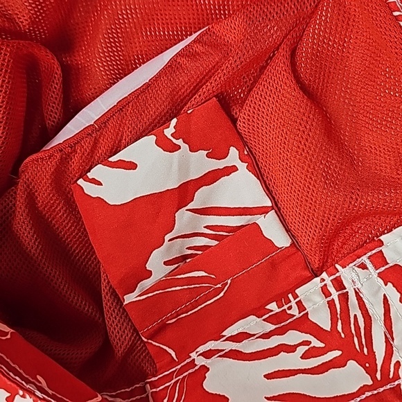 Chaps mens swim trunks. Red, white floral. Size XL. Velcro & tie front. - Picture 10 of 12